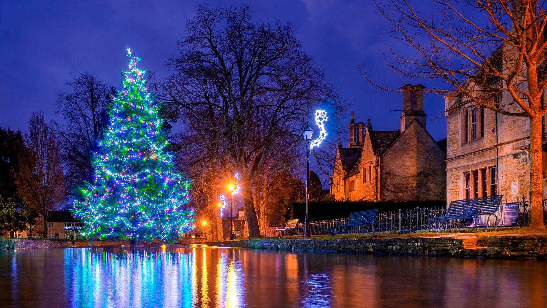 Christmas is Coming in the Cotswolds! Cotswold Exploring
